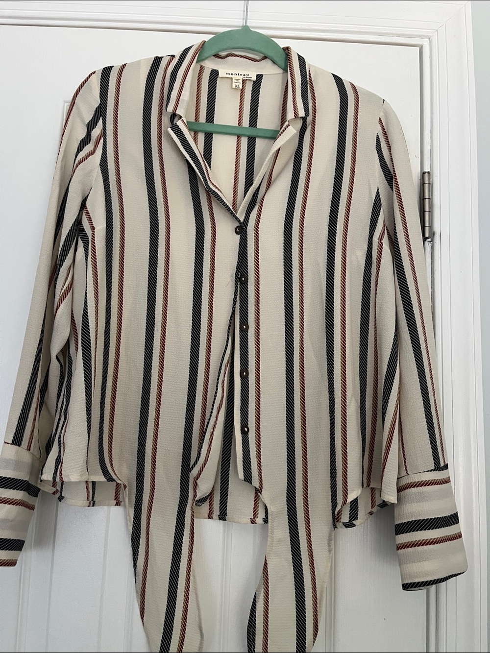 Monteau Cream Striped Button-Down Tie-Front Shirt